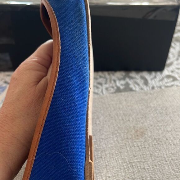 Adorable Cynthia Vincent flats with embroidery - Picture 4 of 5